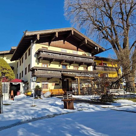 Ferienhotel Lindenhof Leogang Eksteriør billede